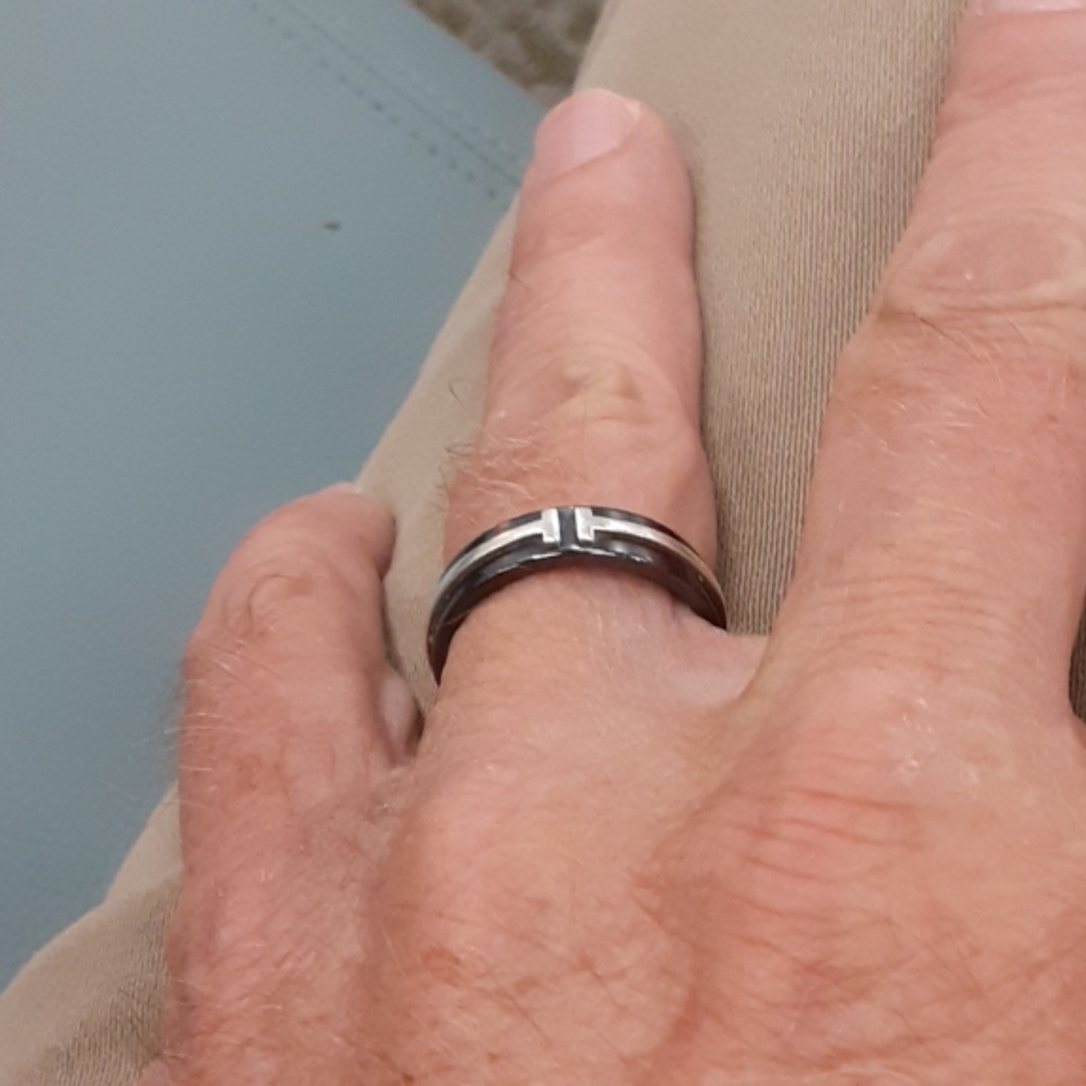 Ring - Picture 2 of 3